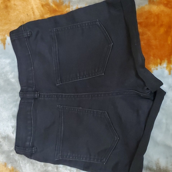 Black high waisted shorts - Picture 3 of 3